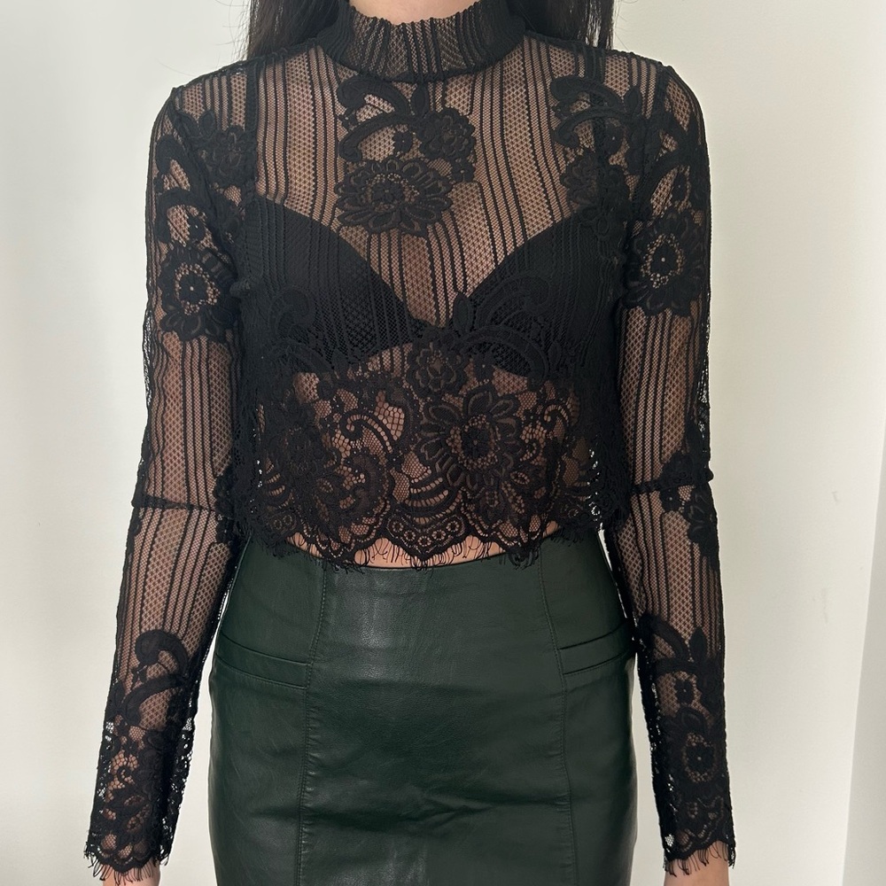 Black Lace Long Sleeve Crop Top / Size Small